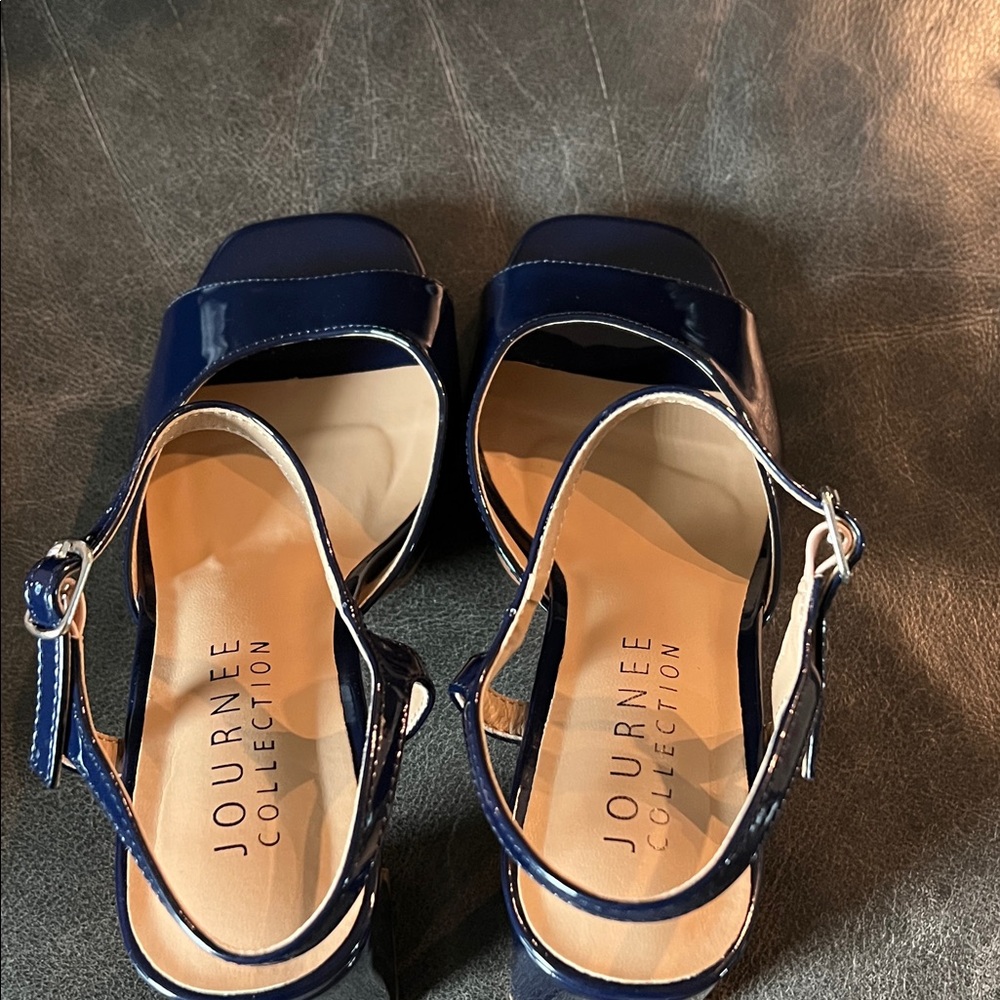 Journey Brand New Dark Blue Patent Leather Heels - Picture 5 of 8